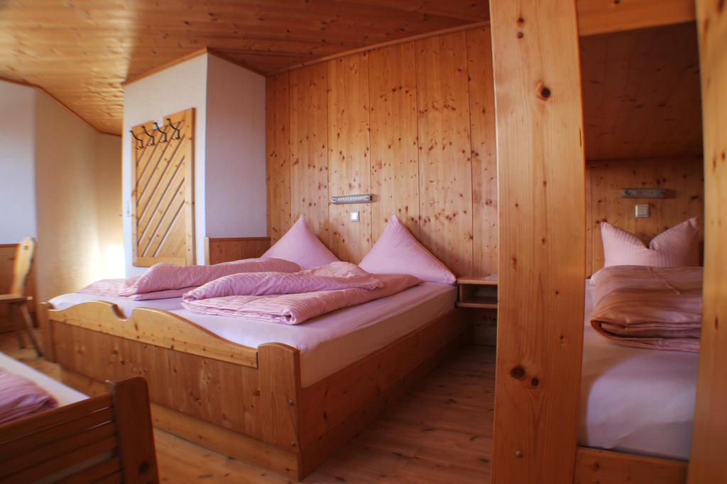 Skihütte Zams Zimmer foto